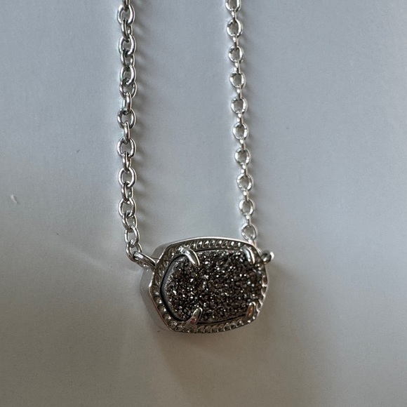 Kendra Scott Silver Pendant Necklace in Platinum Drusy - Picture 13 of 16